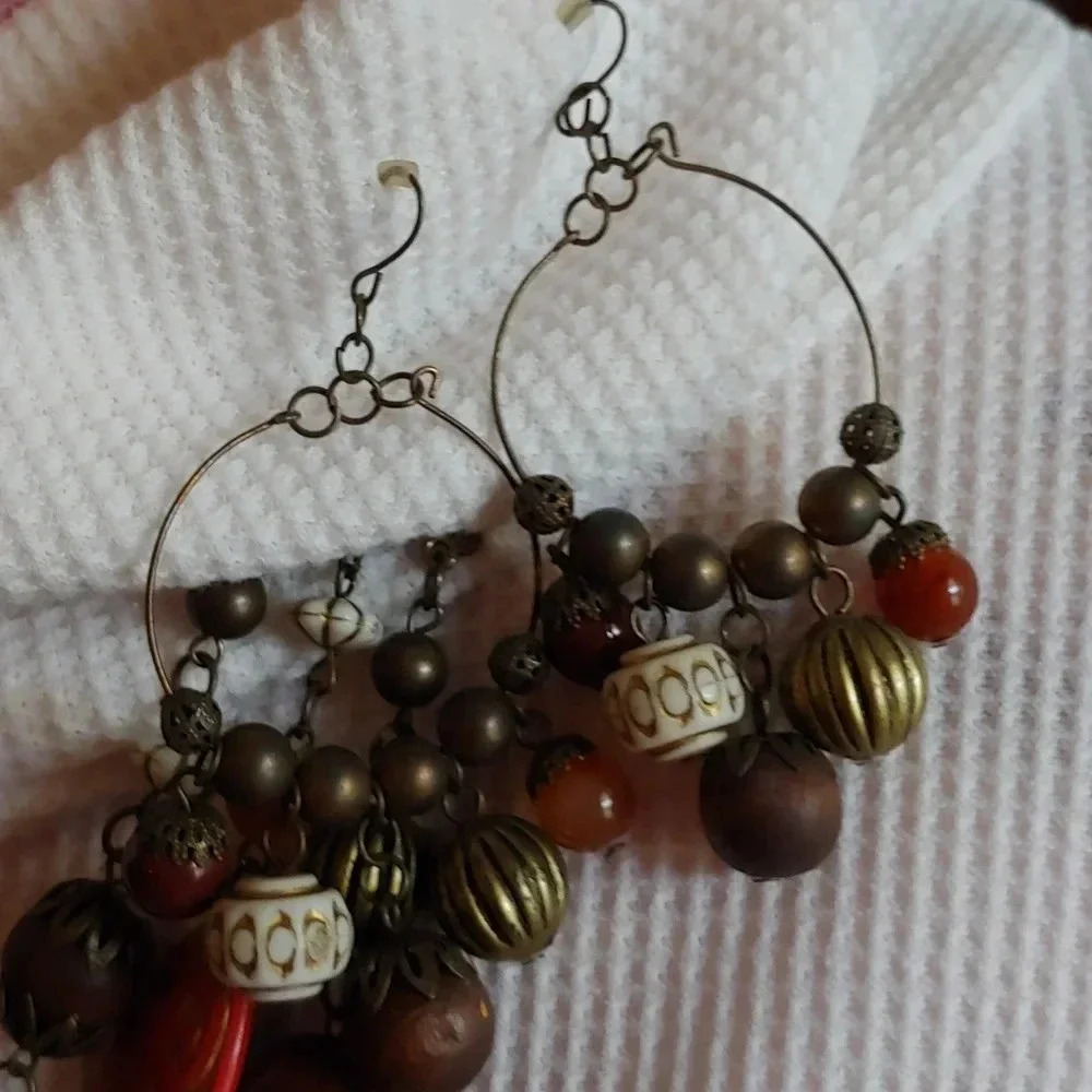 Costume jewelry necklace and earring set - Picture 4 of 4